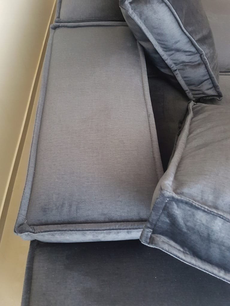 Grafitowe poduszki mebla Esperanza